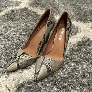 ALIAS MAE Talise Snake Embossed Leather Pump Beige